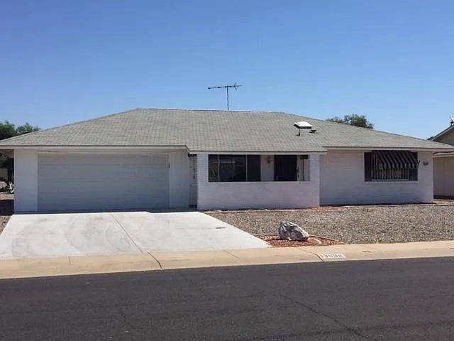 2 bed, 1.5 bath, 1160 sqft, $1,600 — Photo 1