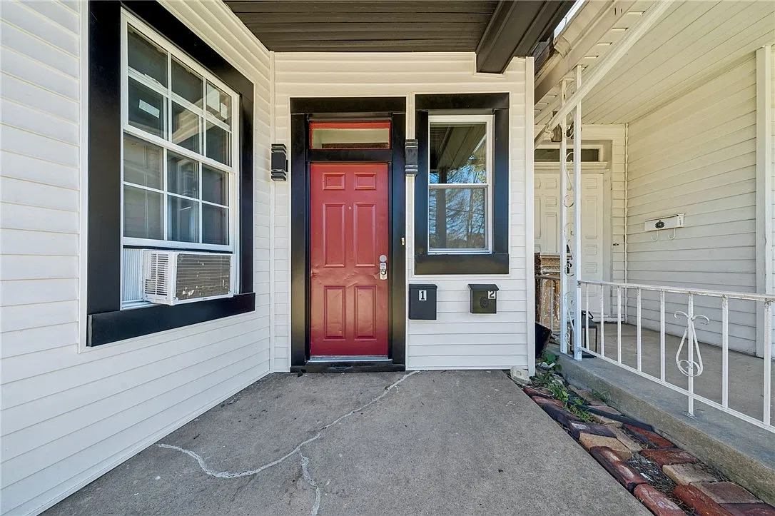 2 bed, 950 sqft, $1,550 — Photo 2
