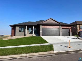 2612 S Faith Ave, Sioux Falls, SD 57110