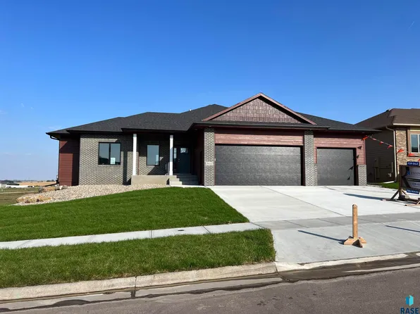 2612 S Faith Ave, Sioux Falls, SD 57110