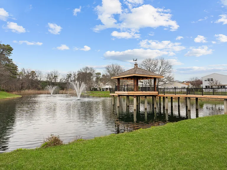 Colony Dr — Photo 36