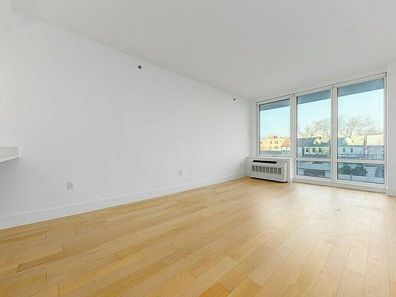 2nd image of 14-01 Broadway #2G