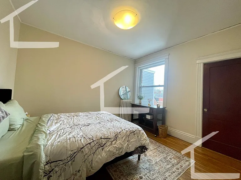 13 Euston St #3 — Photo 12