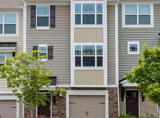 8 Prairie View Ct, Durham, NC 27703