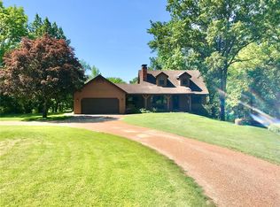 6300 Deer Run Dr, Alton, IL 62002