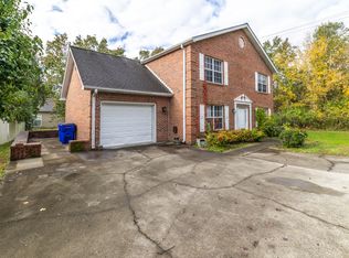 203 Sweet Gum Ln, Oak Ridge, TN 37830