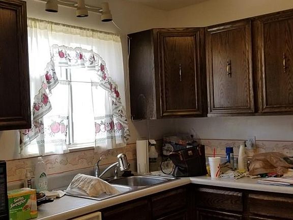 2nd image of 25020 Camden Pl
