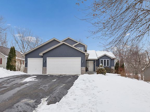 2nd image of 932 Deer Field Rd