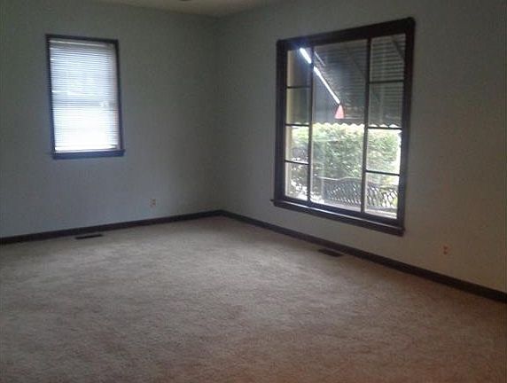 4th image of 4651 W 158th St