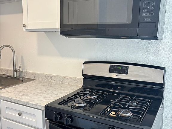 4th image of 8910-8912 N 3rd St #8912-8