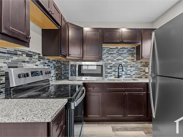 2105 Jannette Dr, Saint Louis, MO 63136