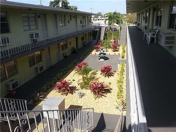 5th image of 17 NE 2nd Ave APT 107