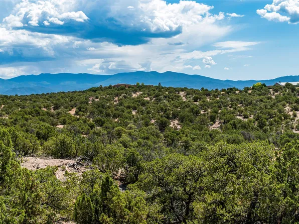 111 Estrellas De Tano, Santa Fe, NM 87506