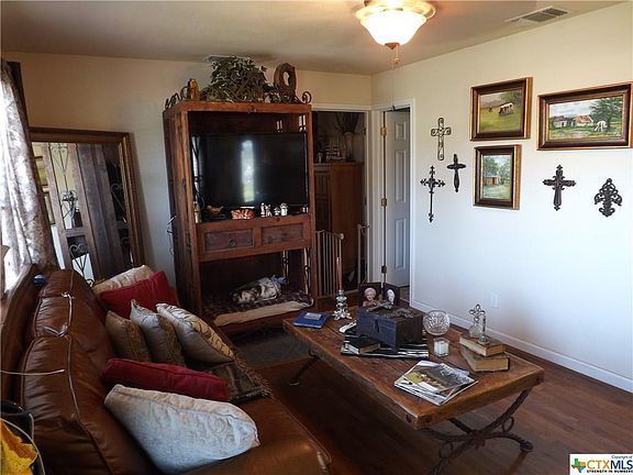 3rd image of 708 Curtiss St