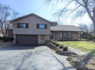 5731 Woodland Dr, Western Springs, IL
