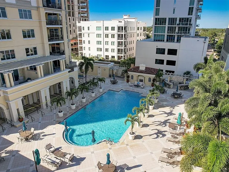 300 Beach Dr NE #305 — Photo 50
