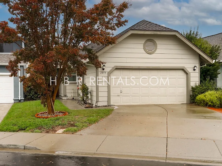 2859 El Capitan Dr — Photo 2