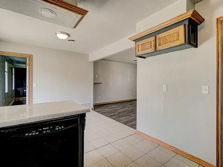 1401 Hampton Dr — Photo 13