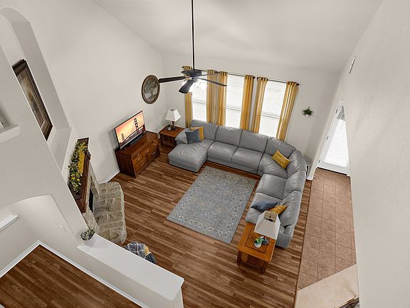 4th image of 221 Villanova Dr