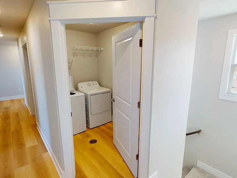 1105 Ida Pl — Photo 2