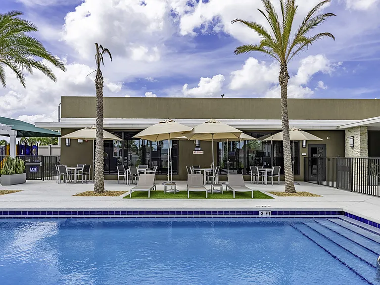 Resia Biscayne Drive — Photo 12