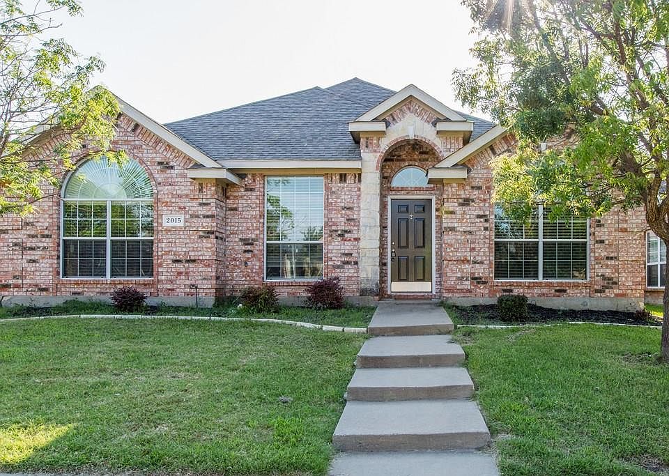 1st image of 2015 Gardenridge Dr