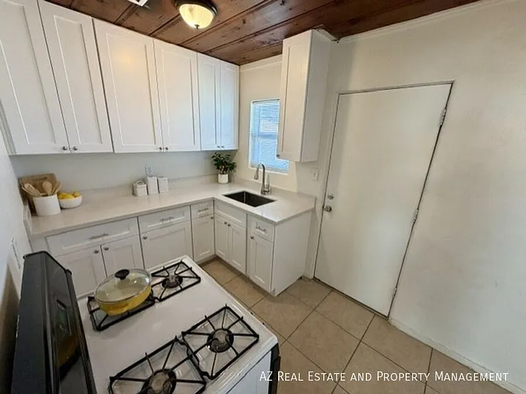 925 E Turney Ave #3 — Photo 4