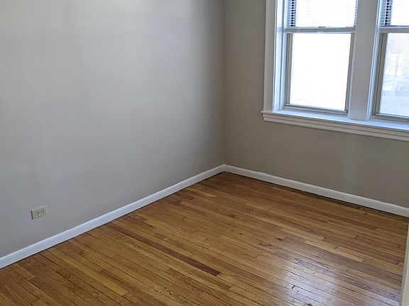 4th image of 2659 W Arthur Ave #1