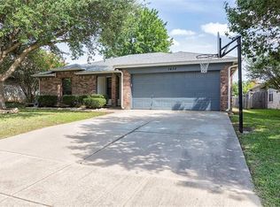 1608 Oxford Dr, Mansfield, TX 76063
