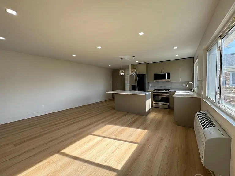 One Ocean Residences — Photo 11