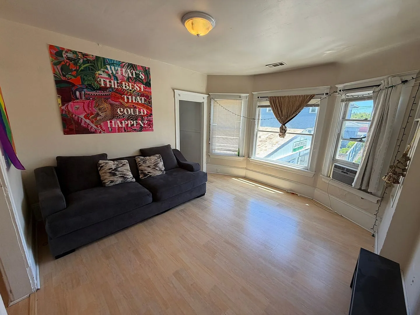Spacious 3-Bedroom Midtown Home with Central A/C & Two Assigned Parking Spaces — Photo 4