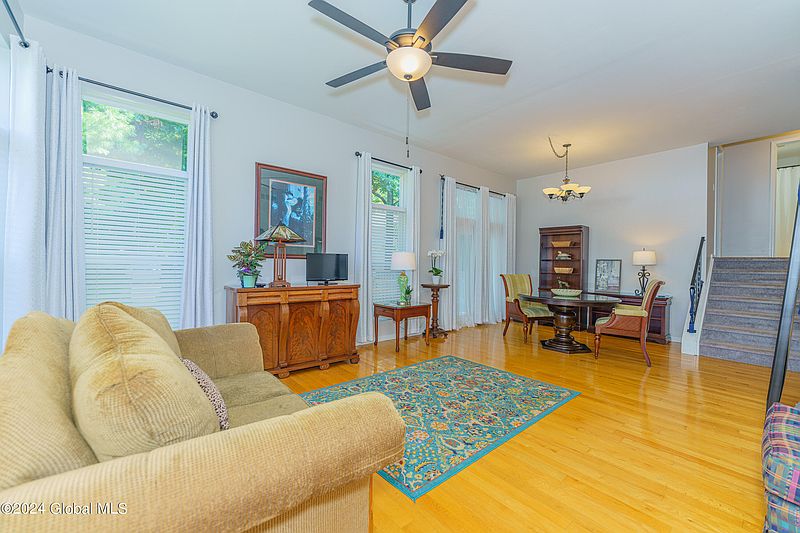 3rd image of 16 Skylark Drive