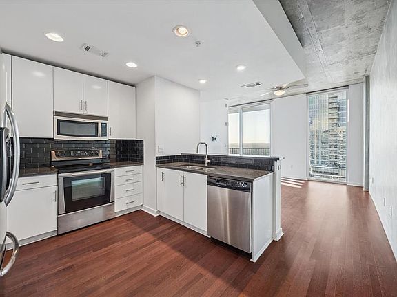 3rd image of 360 Nueces St APT 4008