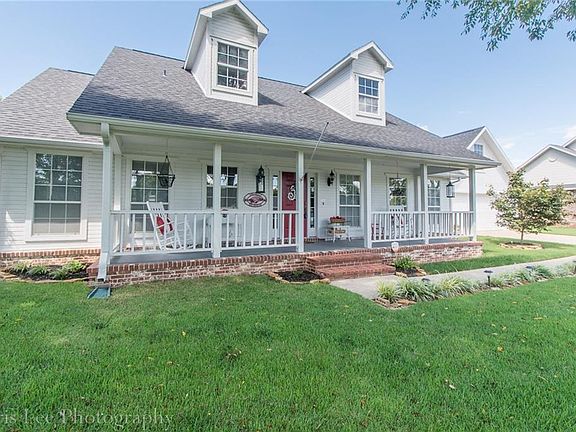 4th image of 2613 S College Dr