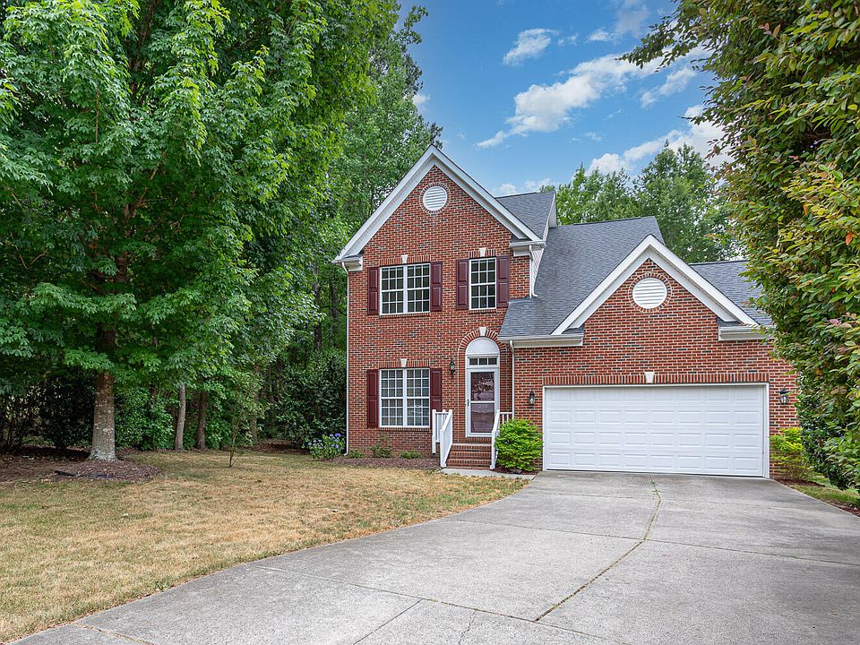 1st image of 208 Troyer Pl