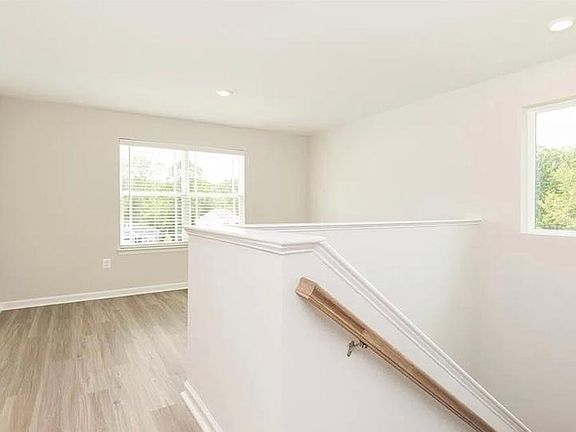 5th image of 15416 Cedarville Dr