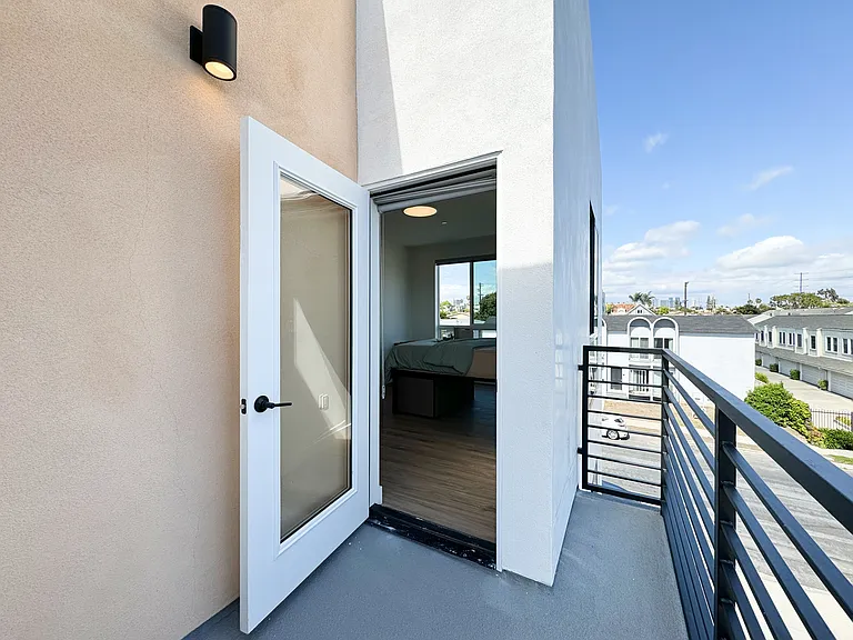 1743 Armacost Ave — Photo 42