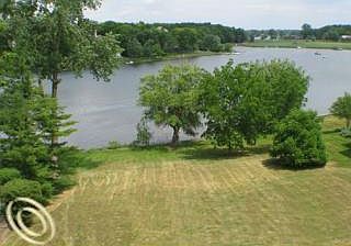 1st image of 1840 Long Lake Shore Dr