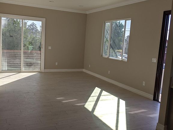 5th image of 12303 Cantara St