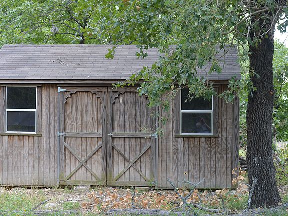 5th image of 242 Oak Valley Dr