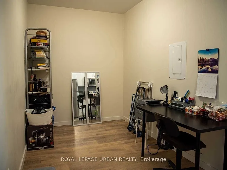 690 King St W #215 — Photo 5