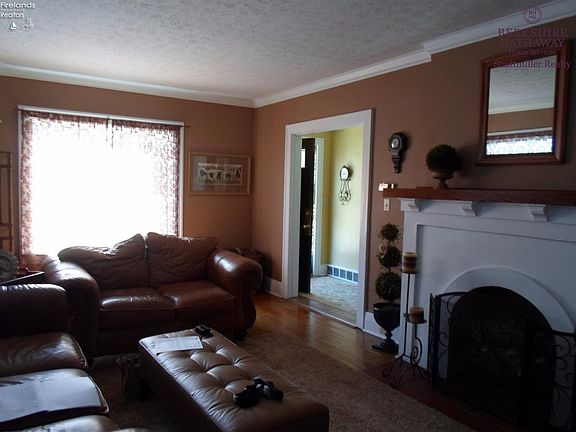 3rd image of 1430 Columbus Ave