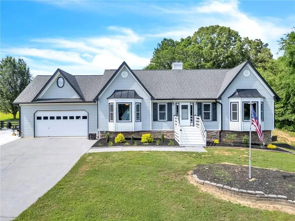 114 Hunters Point, Calhoun, GA 30701