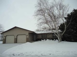 1022 Nantucket Dr, Janesville, WI 53546