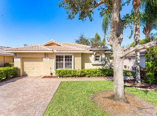 11827 SW 7th St, Pembroke Pines, FL 33025