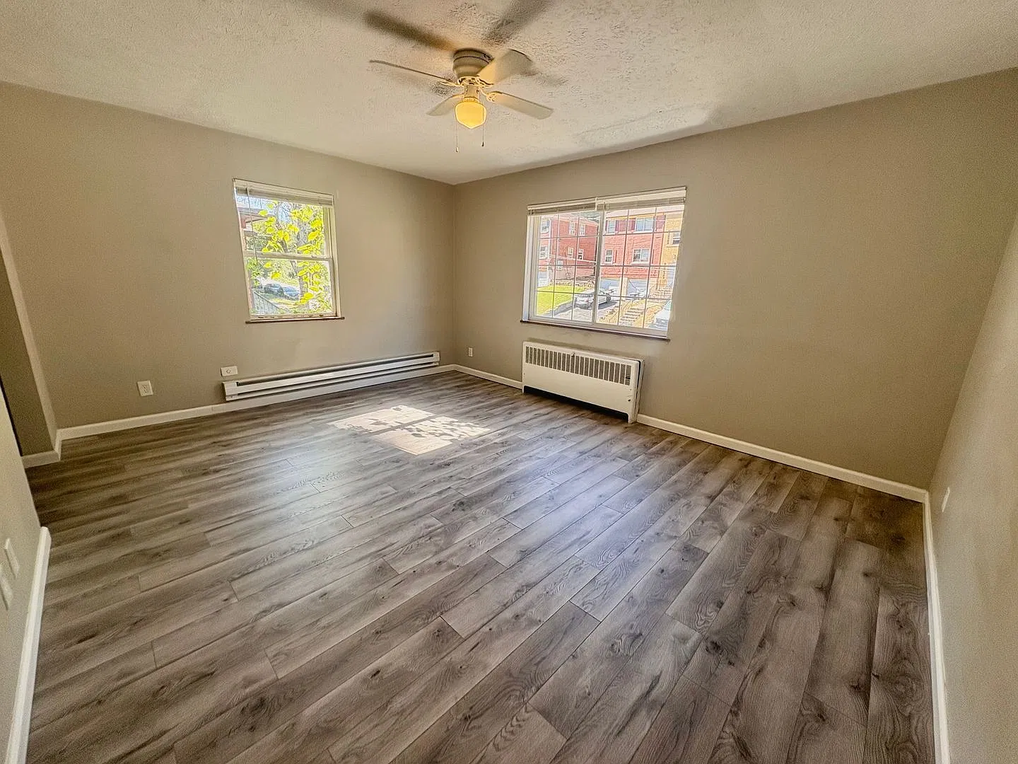 Studio, 1.0 bath, $800 — Photo 2