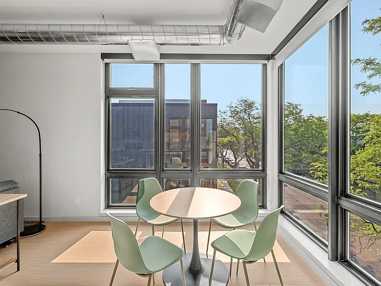 1515 Marshall Ave — Photo 12