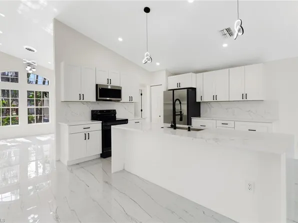 4520 SW 22nd AVE, CAPE CORAL, FL 33914