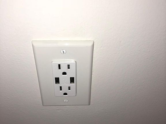 3rd image of 3105 Florence Ct