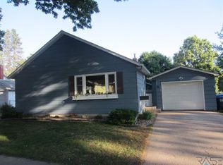 711 E 4th St, Dell Rapids, SD 57022